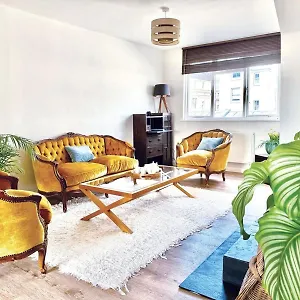 Sunny Seaside Sanctuary - Two Bedroom Brighton